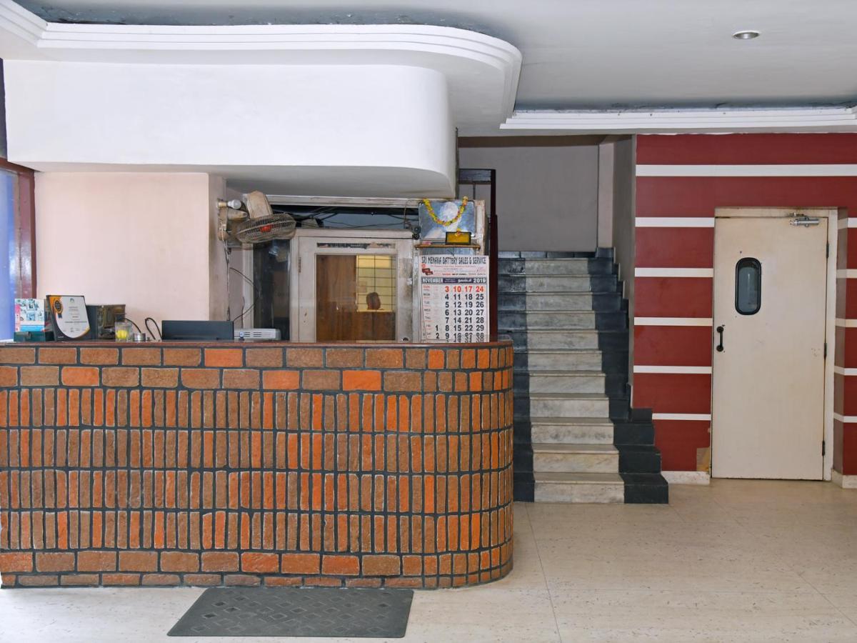 Hotel Aditya Пондичери Екстериор снимка