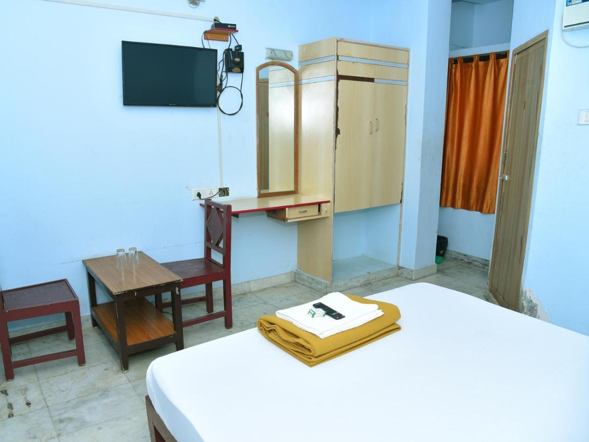 Hotel Aditya Пондичери Екстериор снимка