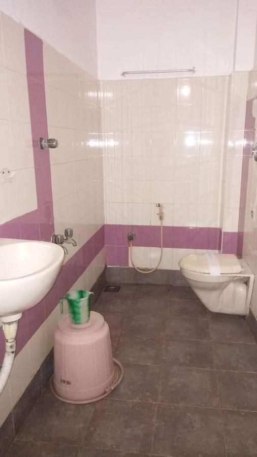 Hotel Aditya Пондичери Екстериор снимка